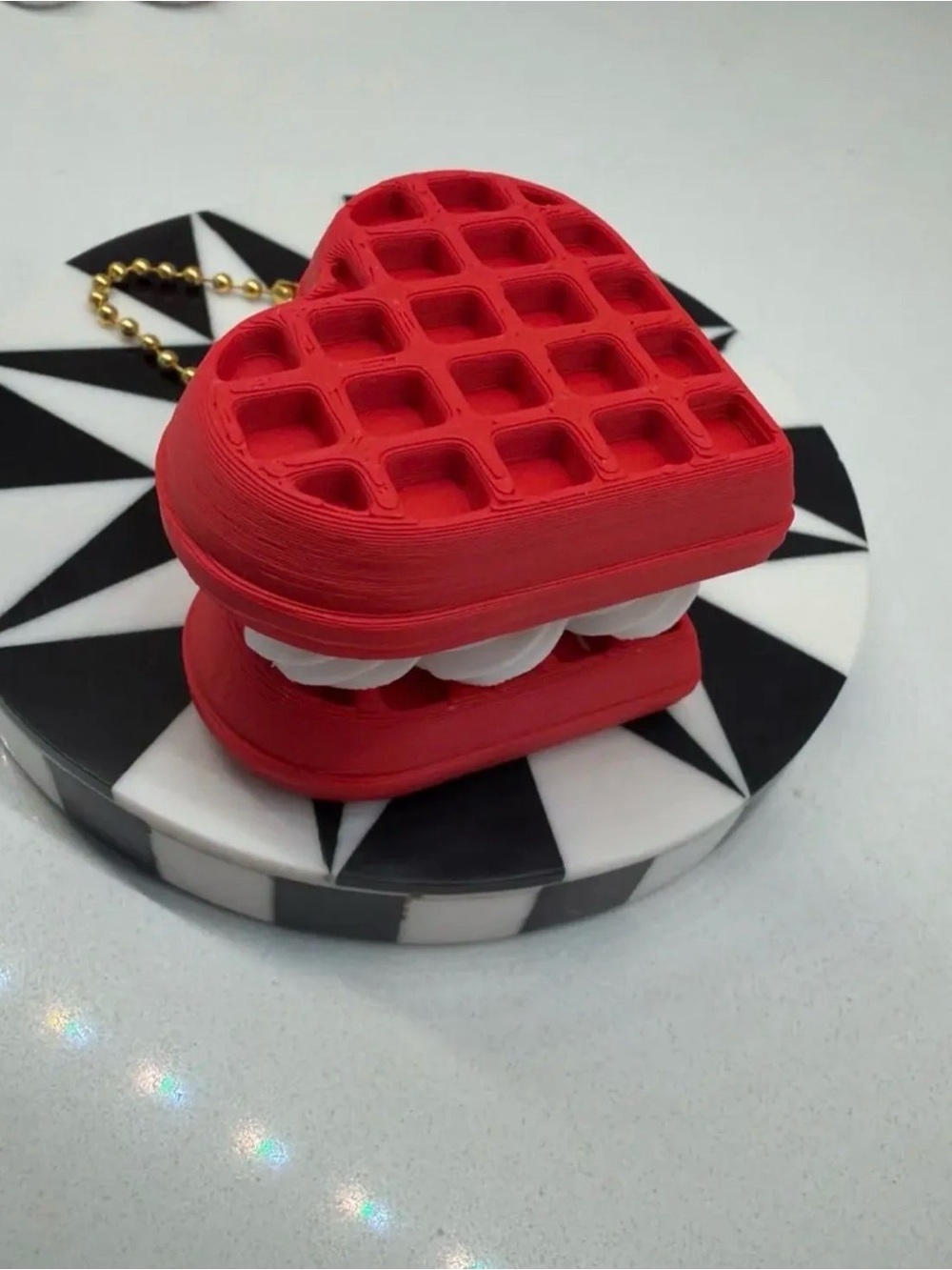 HEART WAFFLE Fidget Clicker - Picture 8 of 8